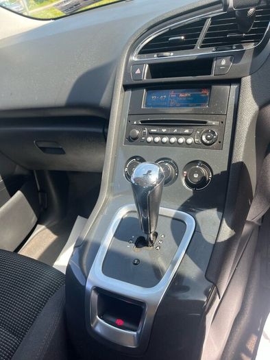 2015 Peugeot 5008