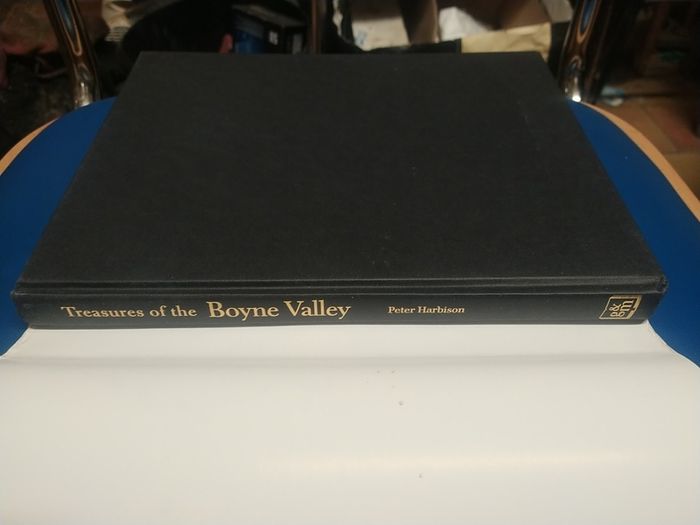 Treasures of the Boyne Valley - Peter Harbison