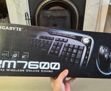 Gigabyte KM7600 wireless keyboard & mouse combo
