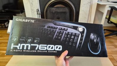 Gigabyte KM7600 wireless keyboard & mouse combo
