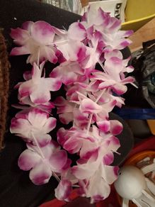 floral necklace