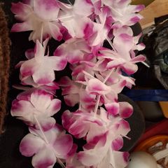 floral necklace