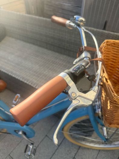 24" Hartington Blue Bike with basket