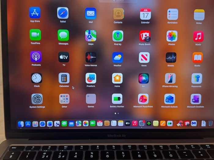 MacBook Air M1 13.3 with Magic Mouse boxed