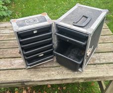 Aluminium framed carrying case