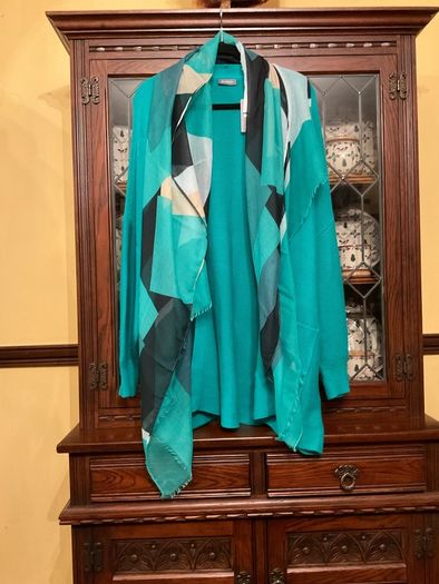 SAMOON BARGAIN PRICE. New Light Weight Scarf In Jade Green Dark Navy Beige And White .length Is 180 Cm