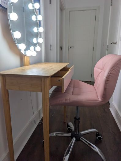 dressing table
