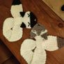 Novelty Cat key- hole Crochet Scarf. Image 4