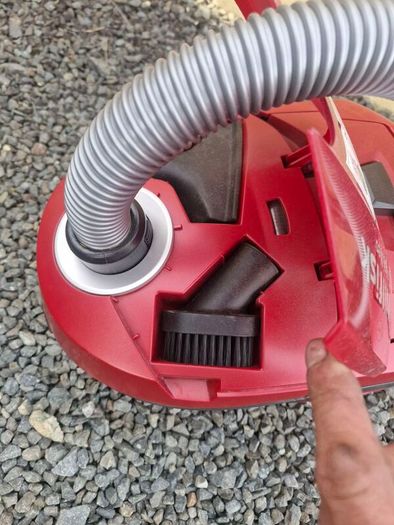 Vacuum cleaner