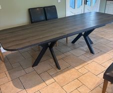 Extendable Dining table
