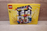 Lego Store 40305