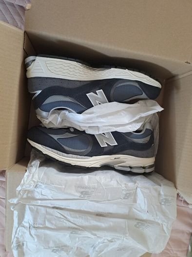 New Balance 2002r