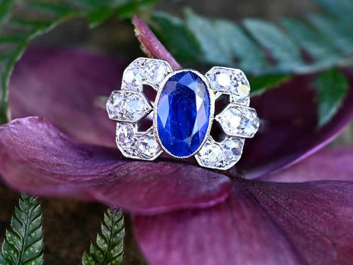 Antique Art Deco Sapphire & Diamond Ring - Platinum