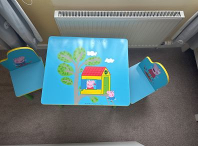 Kids table and chairs