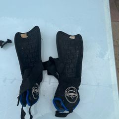 shinpads large and medium