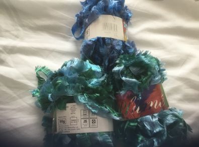 Elle plum yarn