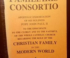 1981. Familiaris Consortia.