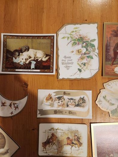 Beautiful Set Of 25 Reproduction  Vicorian Greeting Cards Of The Period 1860-1890 In Presentation Box. In Very Good Condition.