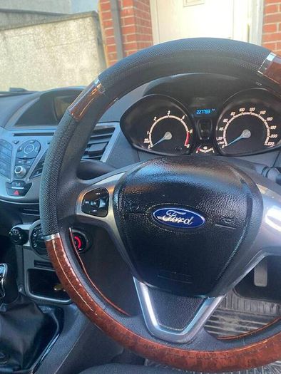 Ford Fiesta Van 152