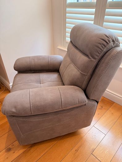 Recliner armchair