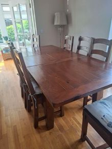 Dining Room Table & Chairs