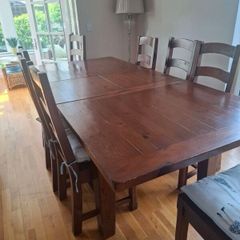 Dining Room Table & Chairs