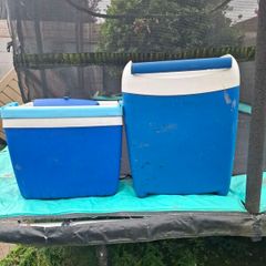Two cooler boxes one is electric working grand