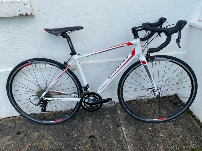 Giant Defy Road Bike