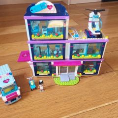 Lego Friends Heartlake hospital