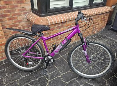 Apollo Jewel Womens Kids Mountain Bike - Purple, perfect condition rarely used, frame size M (17")