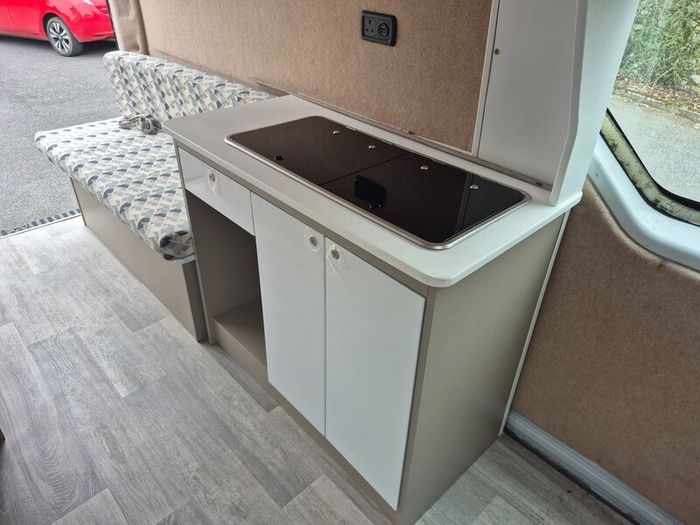 191 Renault Master Camper