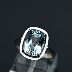 Vintage 1970s Aquamarine Solitaire Ring