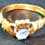 Vintage 9ct Gold Claddagh Ring - 1.6g (Cut Band) Image 5