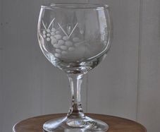 6 Small Wine Glasses