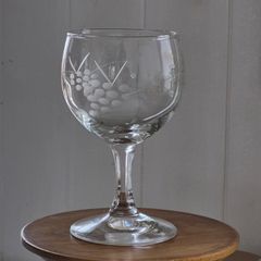 6 Small Wine Glasses