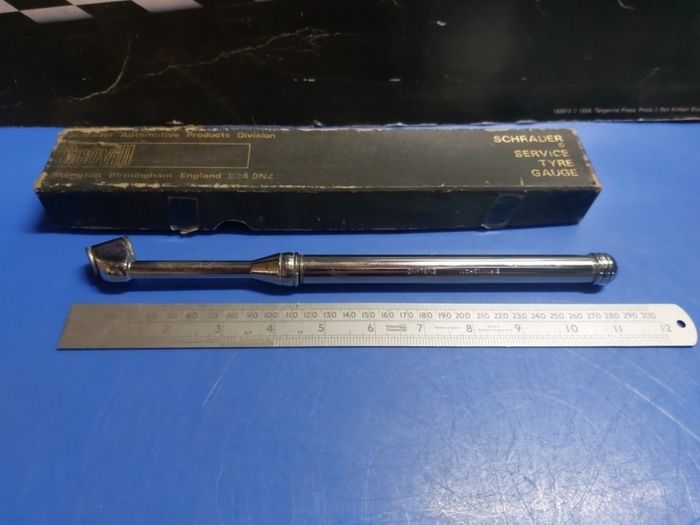 Schrader service tyre guage