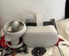 Meta Quest 2 128GB  Excellent Condition 100 ONO