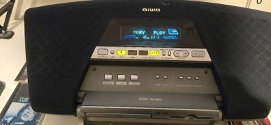 Aiwa CSD-MD5 Very Rare iconic fully functional Minidisc Recorder/CD/FM Boombox with original Remote control.