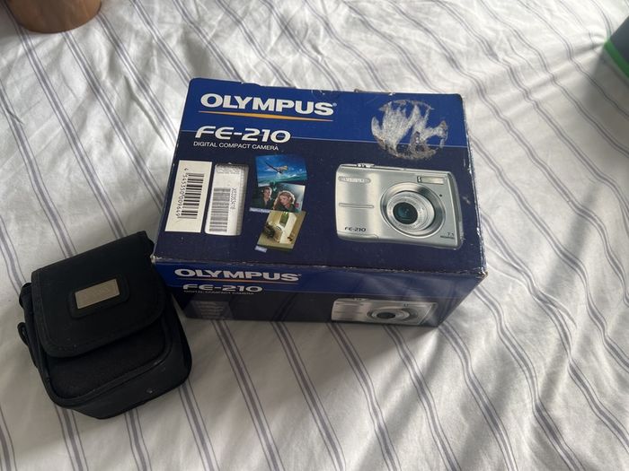 Olympus FE-210
