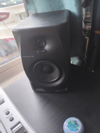 Pioneer speakers