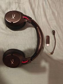 Hyperx Cloud Flight wireless gaming headset
