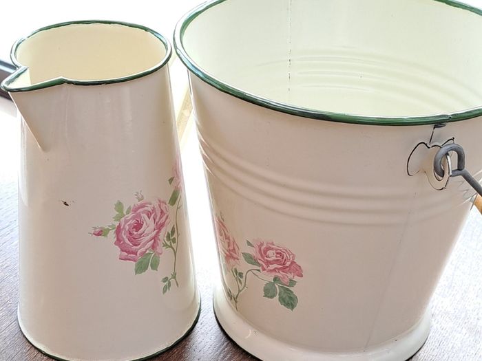 Floral jug and bucket