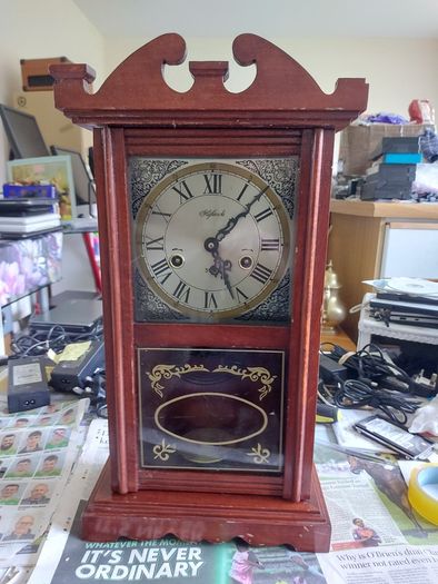 Vintage Mantlepiece Clock in very good condition