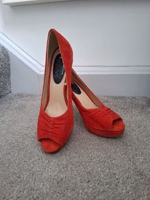 Red tip toe Aldo high heels. Size UK5