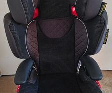 Graco booster car seat with isoCatch