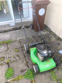 Self propelled Lawnmower