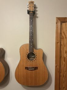 Maton em325c