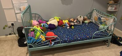 Ikea Minnen bed