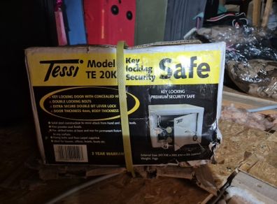 Tessi Model TE 20K safe