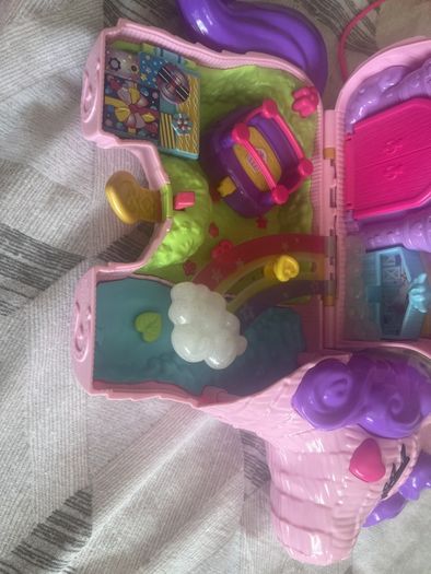 Polly pocket